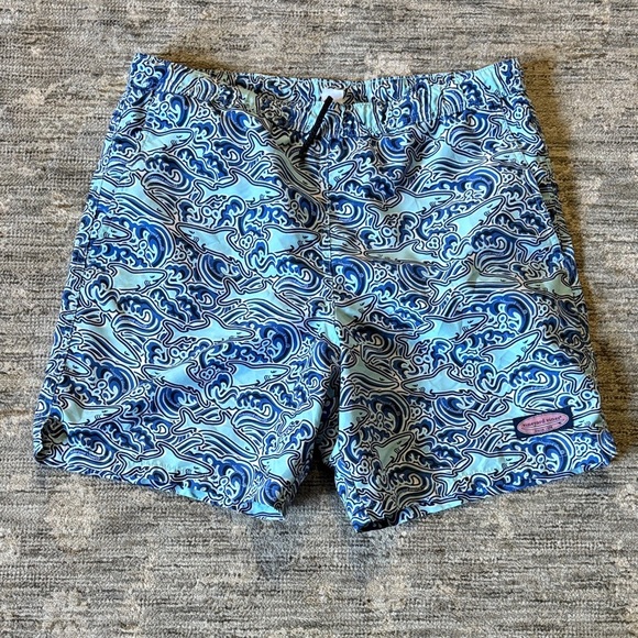 Vineyard Vines Ocean Wave Swim Trunks - men’s small - great condition - Picture 1 of 6